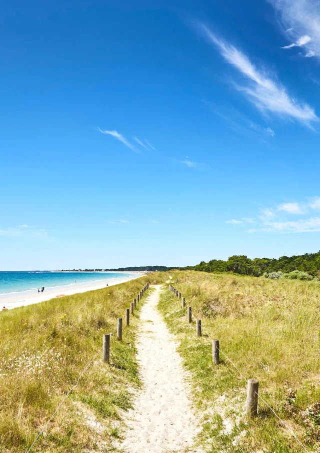 Sentier et plage de Maner