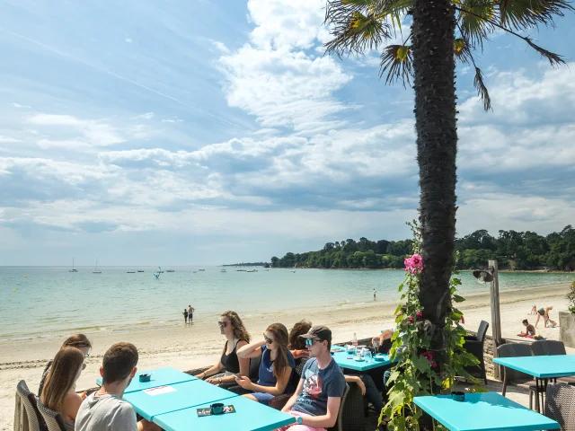 Frankreich, Finistere (29), Fouesnant, Terrasse am Cap Coz