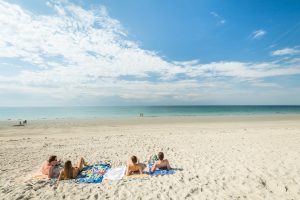 Une séance de farniente sur la plage de Cleut Rouz