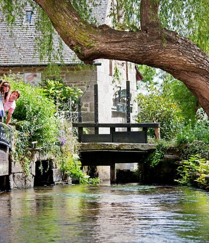 Wandel door het charmante dorpje Pont-Aven en ontdek de kunstenaars