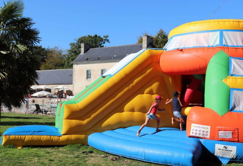 CHÂTEAU DE LANNIRON . PARC ET LOISIRS . TRAMPOFOREST 6