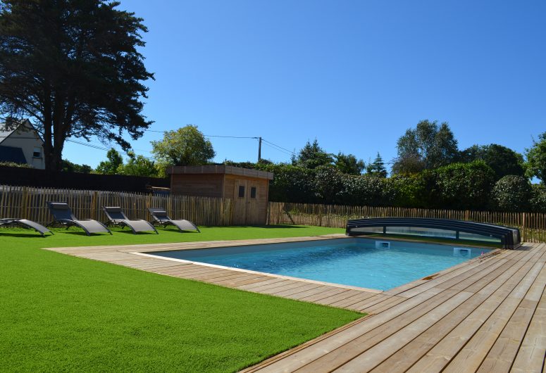 Piscine avec abri ouvert